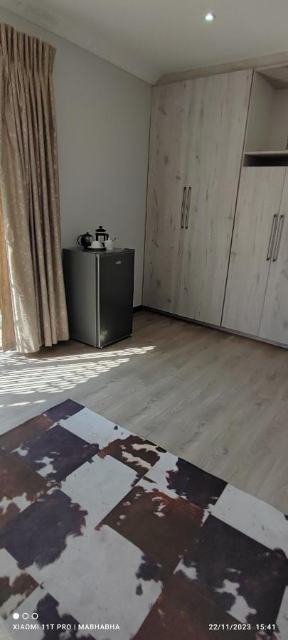 Mabhabha's Homestay Cape Town